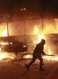 Demonstranti se v centru ukrajinského Kyjeva střetli s policií