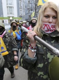 Ukrajinští protivládní aktivisté požadovali propuštění zadržovaných demonstrantů