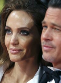 Na předávání cen do Londýna dorazila i  Angelina Jolie s  Bradem Pittem