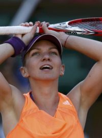 Rumunka Simona Halepová po vítězném úderu stále nbemůže uvěřit, že se probojovala do svého prvního grandslamového finále