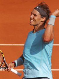 Rafael Nadal se raduje z hladkého semifinálového vítězství