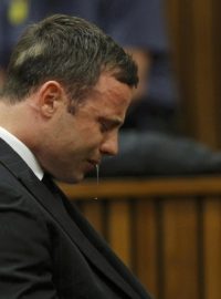 Oscar Pistorius včera vyslechl nález soudkyně Masipaové, která zamítla obvinění z úkladné vraždy