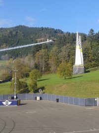 Právě teď se stal Petr Kopfstein historicky prvním vítězem Challenger Cupu v Red Bull Air Race