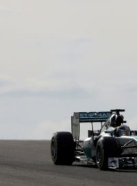 Lewis Hamilton vyhrál už popáté v řadě, Nico Rosberg přihlížel jeho triumfu z druhého místa