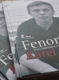 Kniha Fenomén Karel Kryl