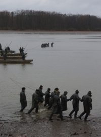 Podzimní výlov na Třeboňsku – rybník Svět