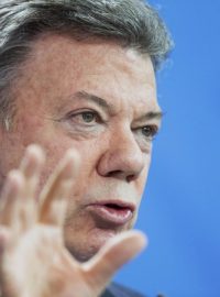 Kvůli únosu generála kolumbijské armády prezident Juan Manuel Santos pozastavil mírové rozhovory s povstalci