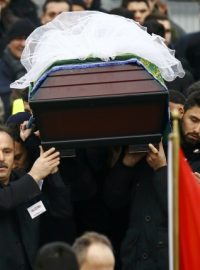 Pohřeb zabité německé studentky Tugce Albayrakové