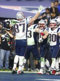 Hráči týmu New England Patriots porazili ve finále amerického fotbalu tým Seattle Seahawks