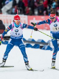 Veronika Vítková přebírá štafetu od Jitky Landové a míří za dalším vítězstvím