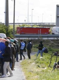 S přílivem uprchlíků se potýká třeba francouzské město Calais