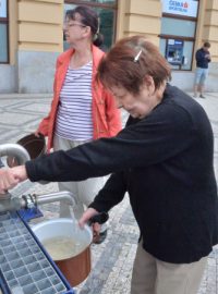 Obyvatelé Dejvic a Bubenče postižení kontaminací vody budou odškodněni