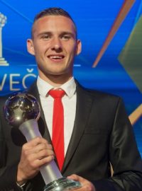 Pavel Kadeřábek získal cenu pro nejlepšího hráče Synot ligy, příště ji ale rád přenechá.jpeg
