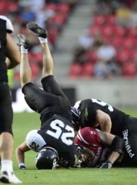 Atletiku vyměnil Machura za americký fotbal a s týmem Prague Black Panthers se stal mistrem ČR