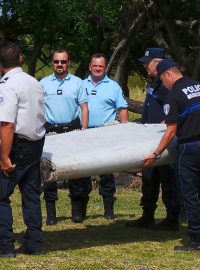 Na francouzském ostrově Réunion se našly trosky letadla. Může jít o zmizelý malajsijský boeing