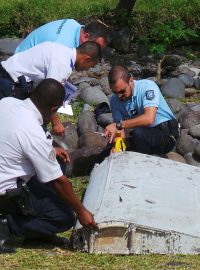 Na francouzském ostrově Réunion se našly trosky letadla. Může jít o zmizelý malajsijský boeing