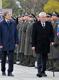 Prezident Miloš Zeman a ministr obrany Martin Stropnický na pražském Vítkově