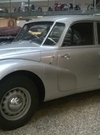 Tatra 87 cestovatelské dvojice Hanzelka - Zikmund