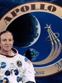 Edgar Mitchell na archivním snímku NASA