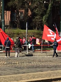 V Chotkových sadech se sešli příznivci i odpůrci čínského prezidenta