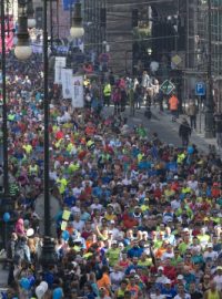 Běžci na letošním Pražském půlmaratonu