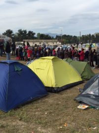 Ilegální uprchlický tábor u řecké vesnice Idomeni