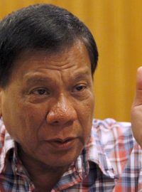 71letý filipínský prezident Rodrigo Duterte slibuje do půl roku v zemi drasticky snížit kriminalitu