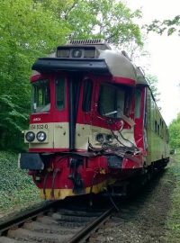 Nehoda tatry a vlaku v Měšicích u Prahy