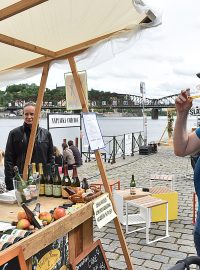 Cider festival a festival malých a mini českých pivovarů na náplavce v Praze