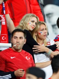 Zklamaní čeští fanoušci po zápase s Tureckem