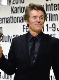 Americký herec Willem Dafoe převzal v Karlových Varech Křišťálový glóbus za mimořádný umělecký přínos světové kinematografii