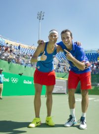 Lucie Hradecká a Radek Štěpánek slaví olympijský bronz