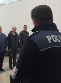 České policisty na letišti Václava Havla v Praze vyprovodil na misi do Bulharska policejní prezident Tomáš Tuhý