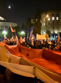 Davy protestujících zablokovaly polský parlament.