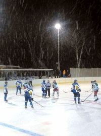 Winter classic v českém přeboru. Zápas Čestice - Skuteč