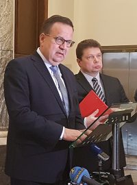 Ministru průmyslu Mládek na tiskové konferenci