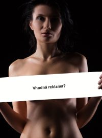 Podle průzkumů patří mezi nejúspěšnější reklamy ty, na kterých se nachází nahá žena. Bývá „zajímavější“ i pro ženy. Neblahé následky tohoto poznatku pranýřuje anketa Sexistické prasátečko