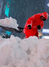 Sněhová bouře na Times Square v New Yorku