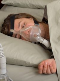 Maska na léčení spánkové apnoe