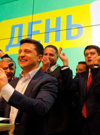 Novým prezidentem Ukrajiny byl zvolen Volodymyr Zelenskyj