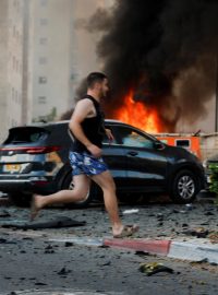 Obyvatelé izraelského města Aškelon po raketovém útoku Hamásu, 7.10. 2023
