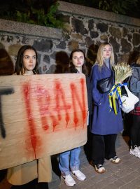 Kyjevě proběhla demonstrace proti Íránu, který dodává Rusku drony