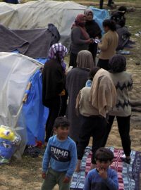 Migranti poblíž turecko-řeckých hranic v Pazarkule