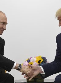 Vladimir Putin a Donald Trump se sešli v Ósace na okraj summitu G20