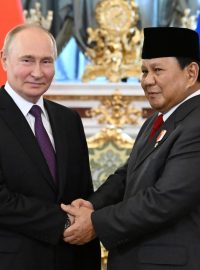 nový indonéský prezident Prabowo Subianto s ruským prezidentem Vladimirem Putinem