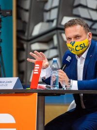 Marian Jurečka během předvolební superdebaty lídrů parlamentních stran na Radiožurnálu a Plusu