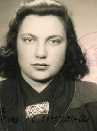 Eva Ledererová Balíková v roce 1945