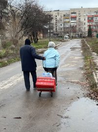 Dvojice obyvatel Bachmutu