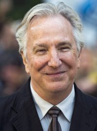 Britský herec a režisér Alan Rickman na červeném koberci během filmového festivalu v kanadském Torontu (září 2014)