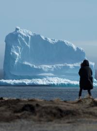 Ke kanadskému městečku Ferryland na ostrově Newfoundland připlul obří ledovec.